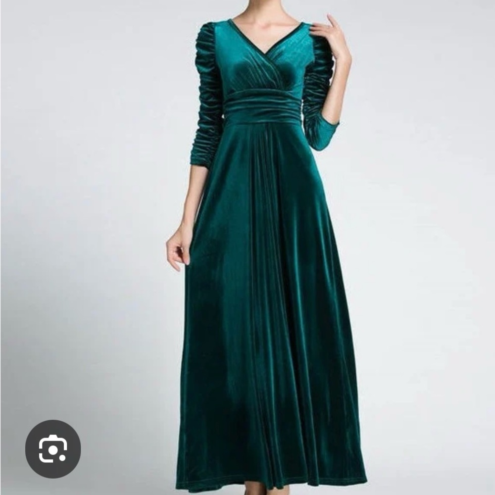 Maya Antonia green velvet gown